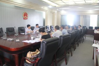 政府領(lǐng)導(dǎo)、企業(yè)代表參加了崇禮新城投資合作協(xié)議討論會(huì)